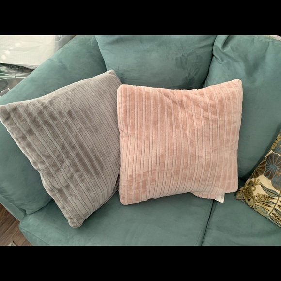 Soft cozy pillows set - Picture 6 of 8